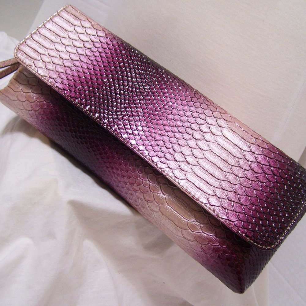 Apt. 9 Fashion Vegan Handbag Clutch Snake Skin Embossed Purple Lavender NWOT